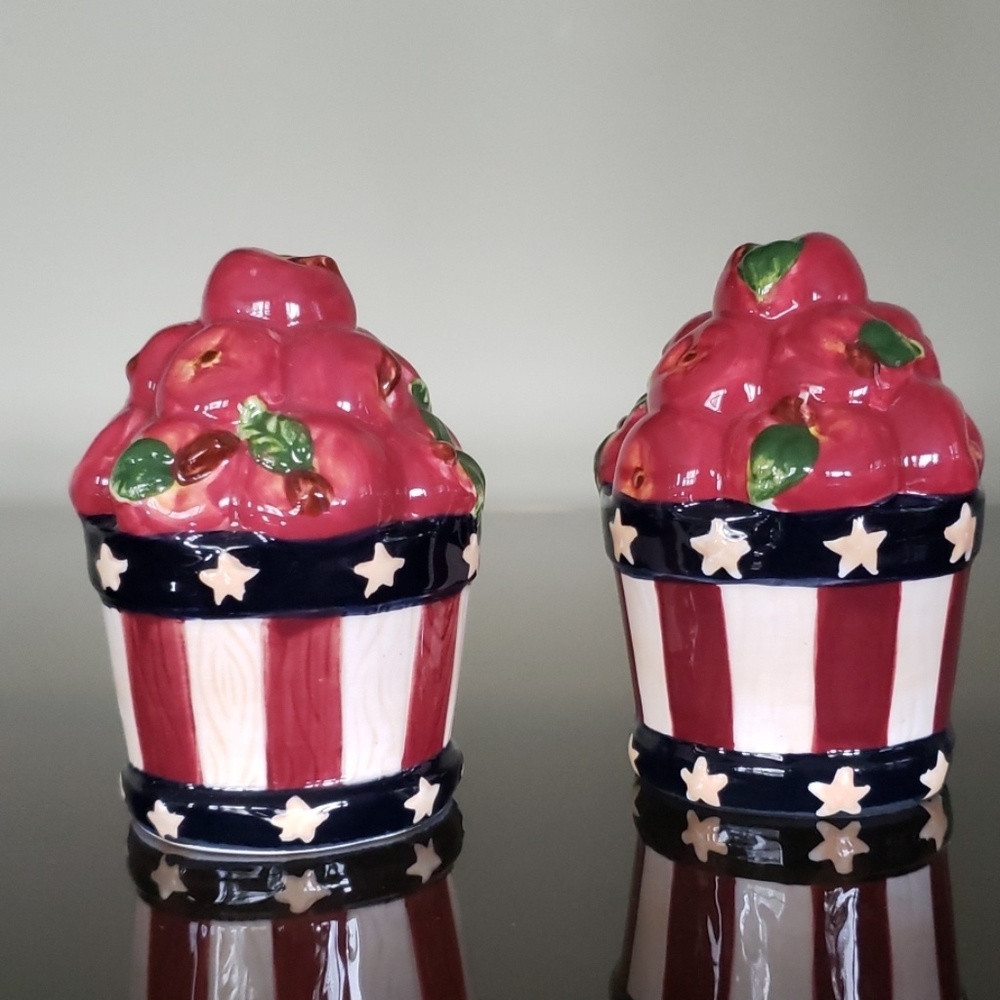 Salt & Pepper shakers